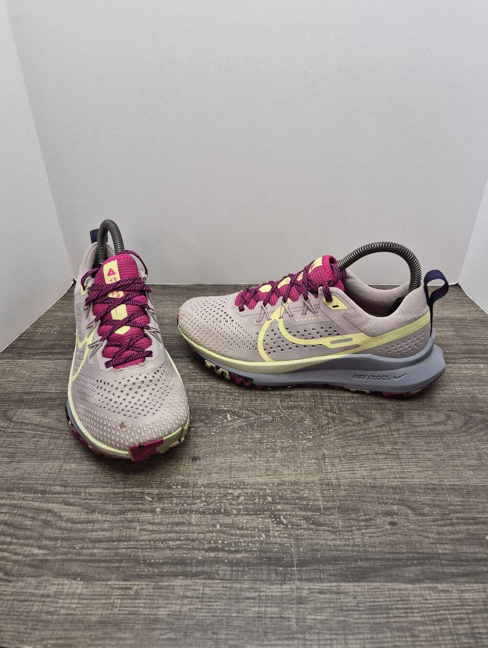 Nike Pegasus Trail 4 Running Shoes Sneakers Purple Pink Women's Size 7
